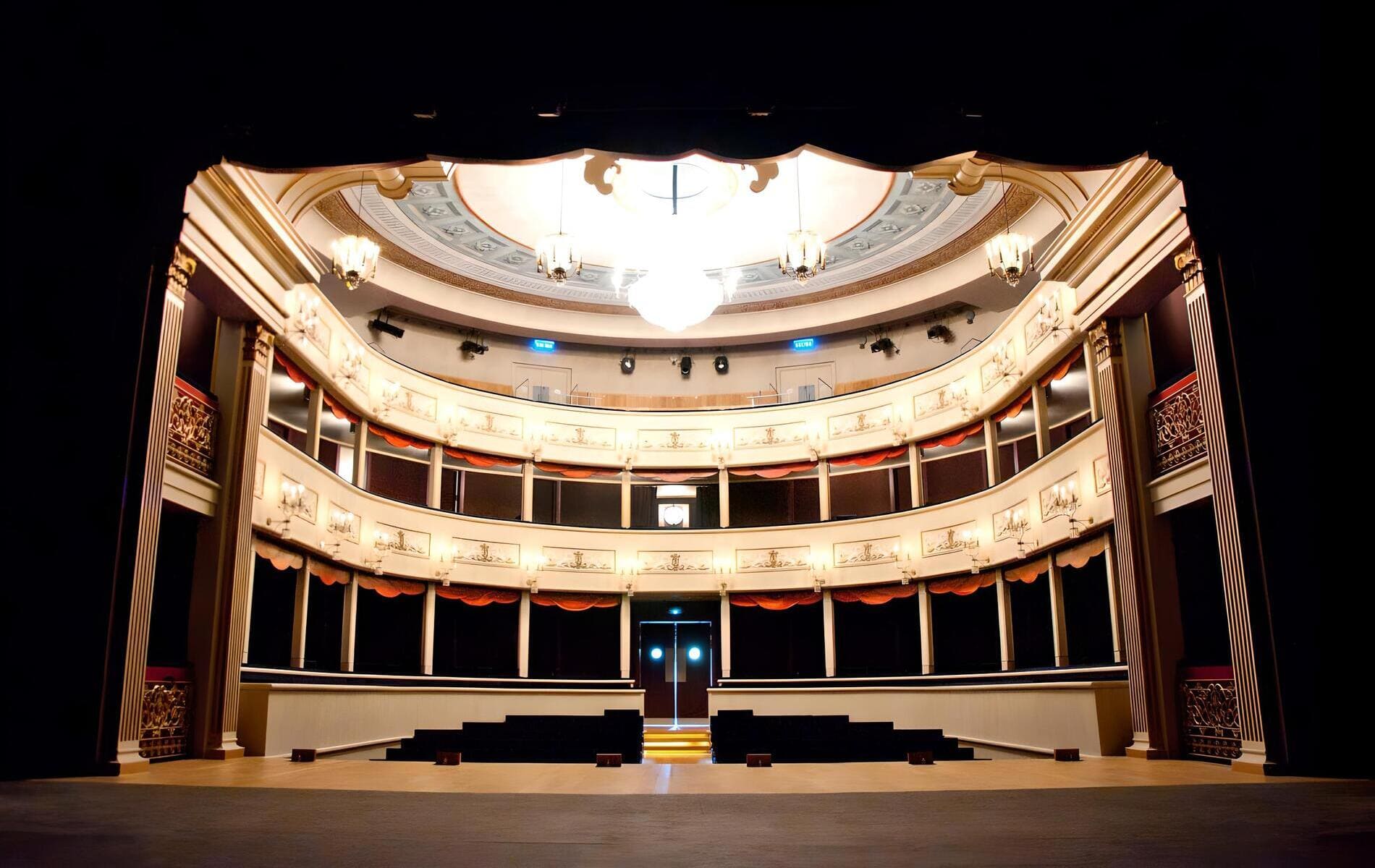 arantour teatro real carlos tercero aranjuez interior historico cultura patrimonio