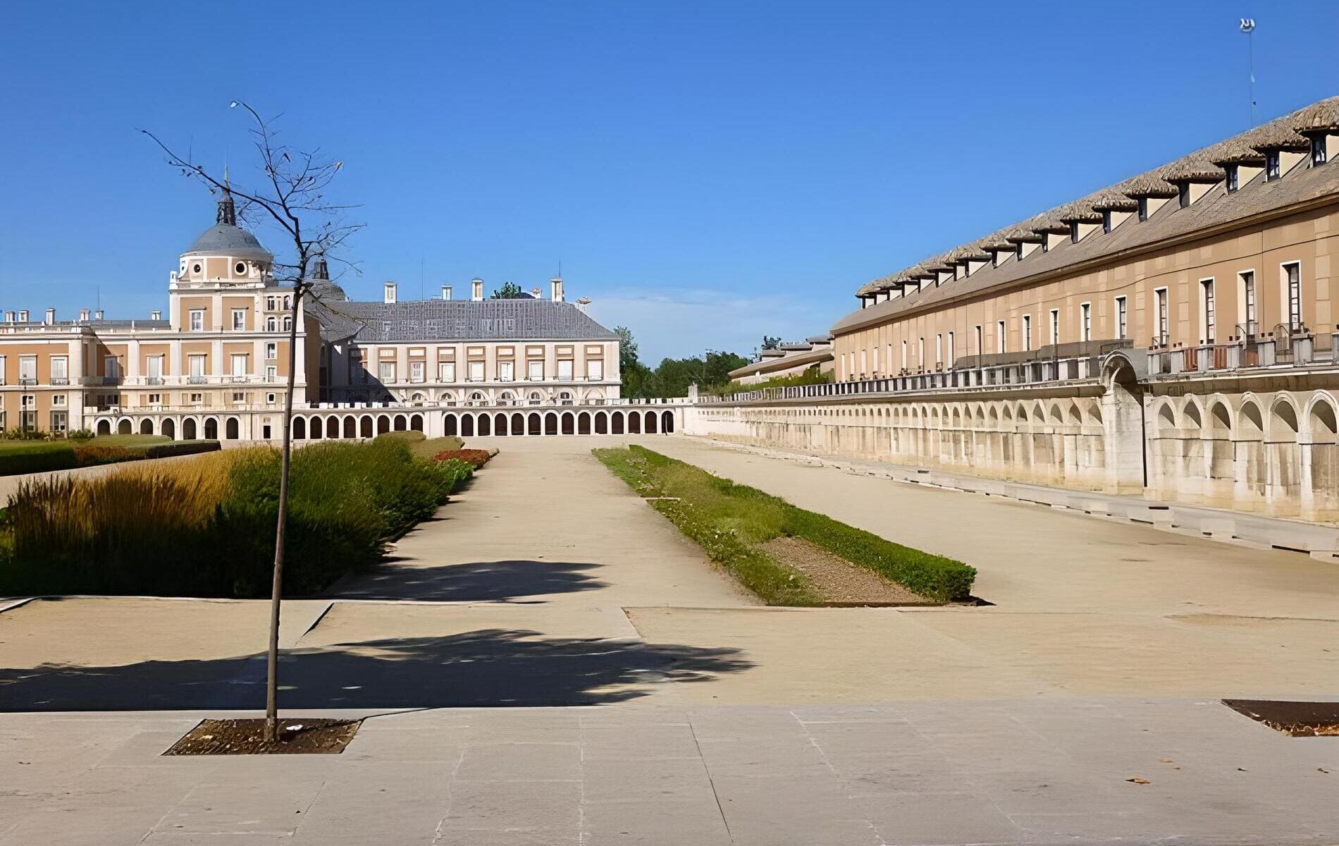 palacio real aranjuez paseo historico y gastronomia